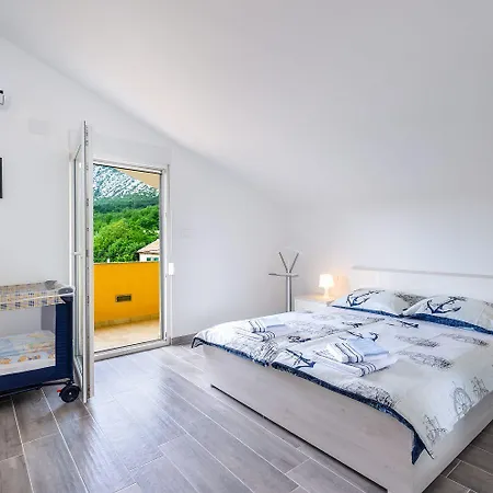 Holiday home Mediterranes Mit Boulebahn, Spielplatz, Outdoor-kueche, Tischtennis, Privatpool *