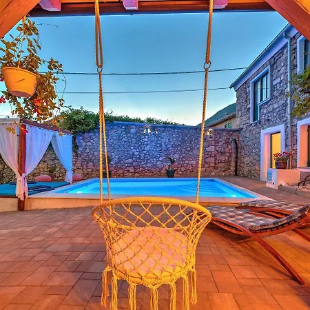 Mediterranes Mit Boulebahn, Spielplatz, Outdoor-kueche, Tischtennis, Privatpool Holiday home Drivenik