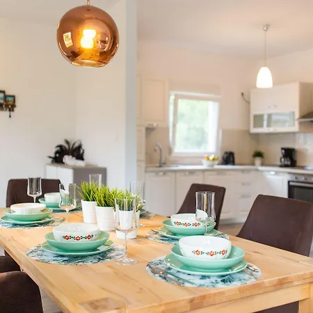 Holiday home Mediterranes Mit Boulebahn, Spielplatz, Outdoor-kueche, Tischtennis, Privatpool Drivenik