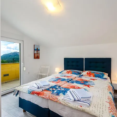Holiday home Mediterranes Mit Boulebahn, Spielplatz, Outdoor-kueche, Tischtennis, Privatpool