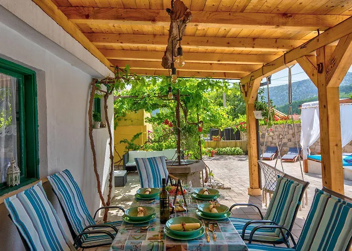 Mediterranes Mit Boulebahn, Spielplatz, Outdoor-kueche, Tischtennis, Privatpool Σπίτι διακοπών Drivenik
