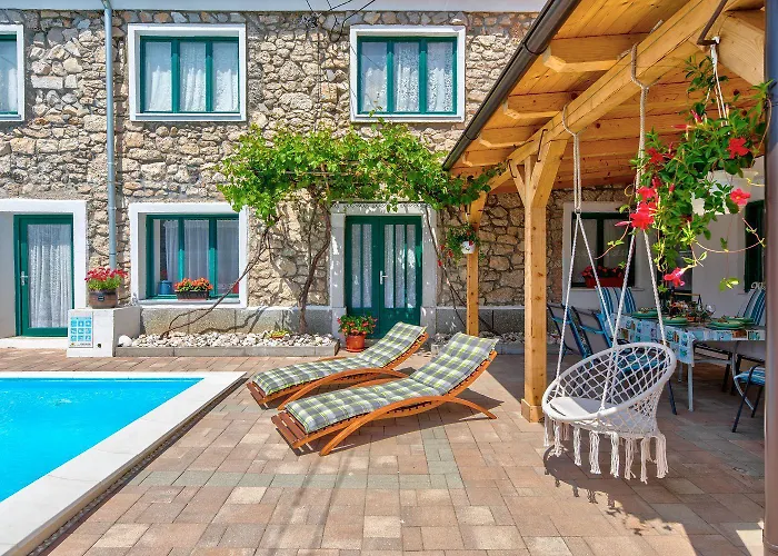 Σπίτι διακοπών Mediterranes Mit Boulebahn, Spielplatz, Outdoor-kueche, Tischtennis, Privatpool