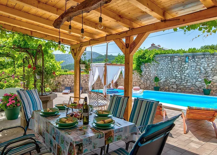 Mediterranes Mit Boulebahn, Spielplatz, Outdoor-kueche, Tischtennis, Privatpool Σπίτι διακοπών Drivenik